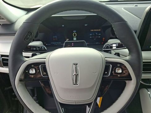 New 2026 Lincoln Aviator Reserve image 9