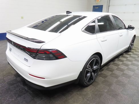 Used 2023 Honda Accord Sport image 4