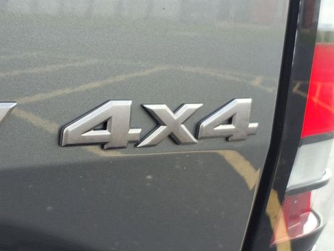 Used 2022 Nissan Frontier SV image 33