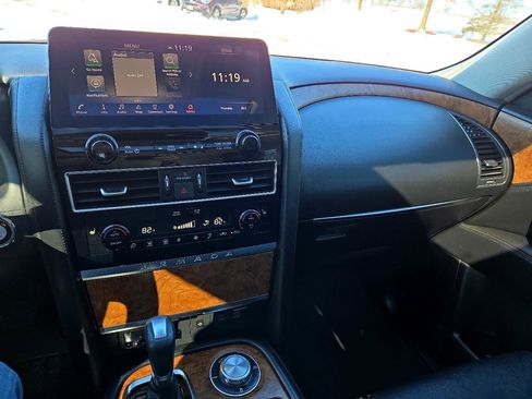 Used 2023 Nissan Armada SL image 19