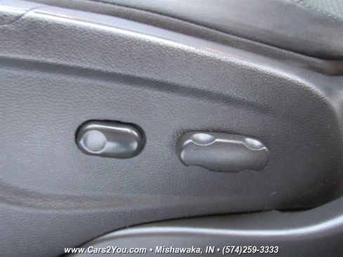 Used 2021 Buick Encore Preferred AWD/4WD image 12