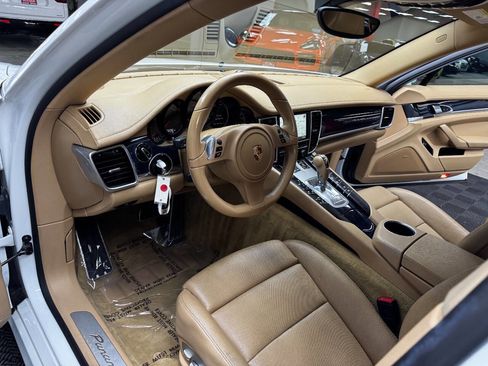 Used 2015 Porsche Panamera 4 image 36