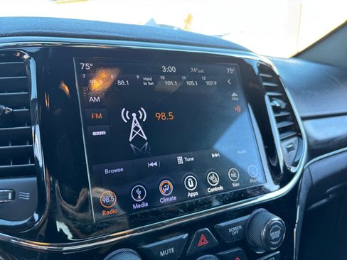 Used 2019 Jeep Grand Cherokee Limited image 12