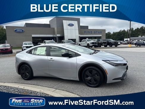 Used 2025 Toyota Prius LE FWD image 1