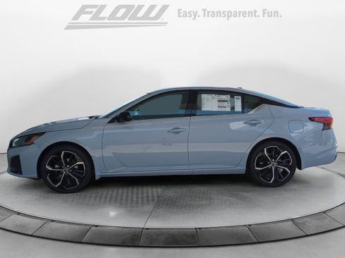 New 2025 Nissan Altima 2.5 SR image 4