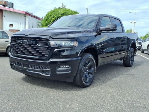 Used 2025 RAM 1500 Big Horn AWD/4WD image 3