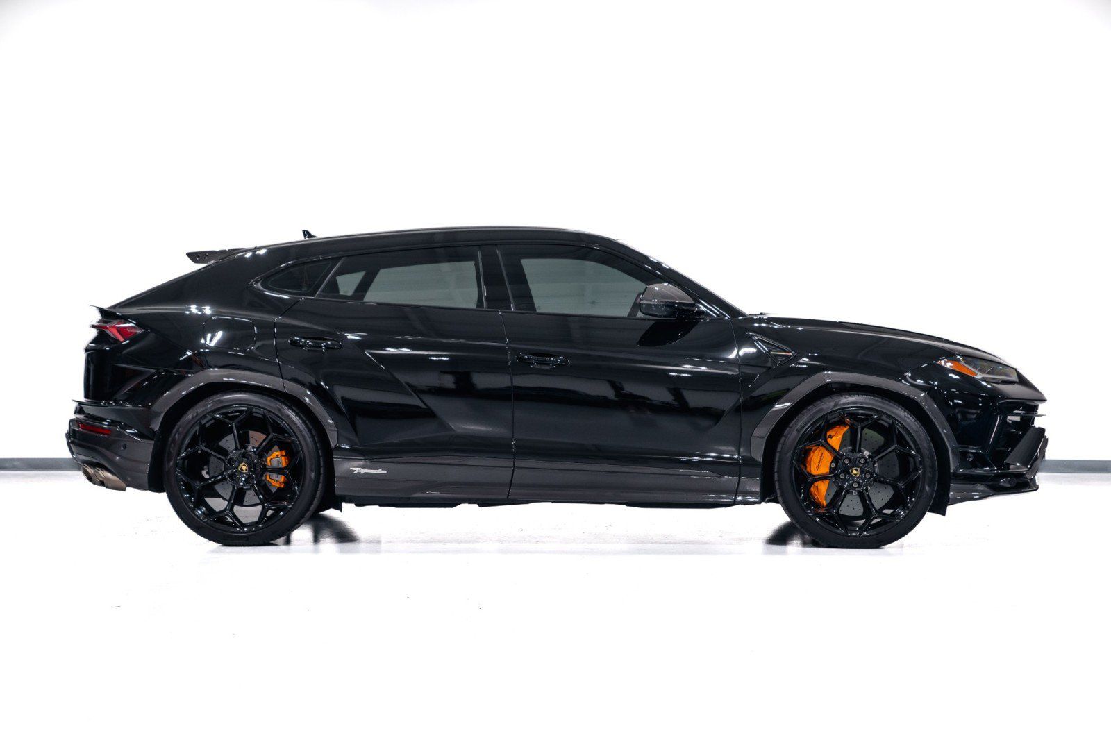 Used 2024 Lamborghini Urus Performante AWD/4WD image 8