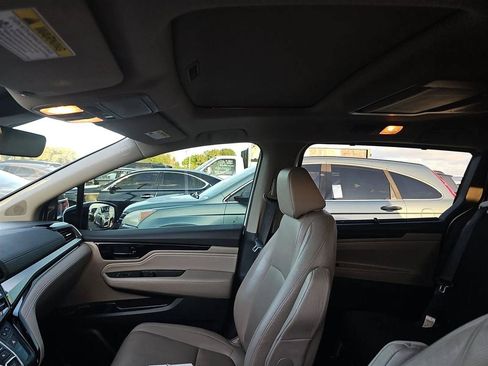 Used 2018 Honda Odyssey Elite image 14
