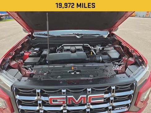 Used 2024 GMC Canyon AT4 w/ AT4 Premium Package AWD/4WD image 4