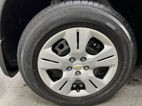 Certified 2019 Chevrolet Trax LS w/ Tint and Cruise Package FWD image 31