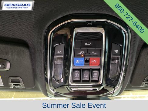 Used 2023 Jeep Grand Cherokee Overland AWD/4WD image 26