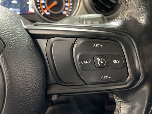 Used 2021 Jeep Gladiator Willys image 39