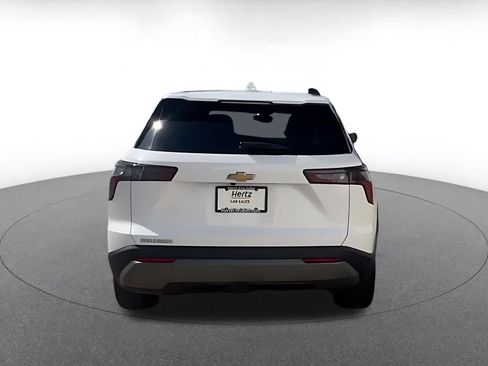 Used 2025 Chevrolet Equinox LT FWD image 12