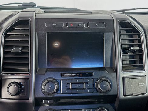 Used 2018 Ford F150 XLT w/ Equipment Group 302A Luxury AWD/4WD image 14