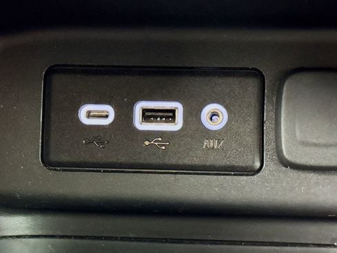 Used 2022 Chevrolet Equinox LT w/ Driver Convenience Package image 16