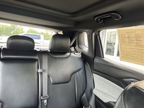 Used 2023 Jeep Compass Latitude w/ Sun and Sound Group image 20