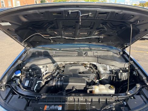 Used 2020 Ford Explorer XLT w/ Equipment Group 202A image 24