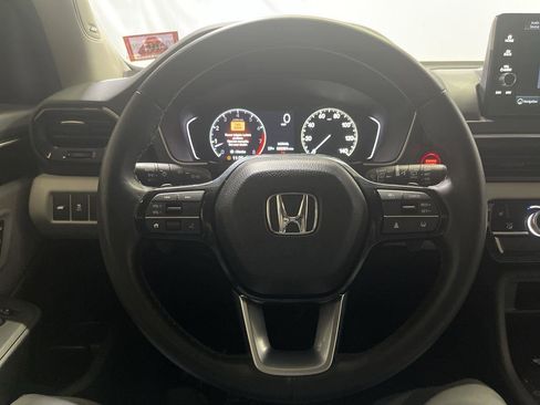 Used 2025 Honda Pilot Touring image 14