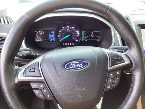 Used 2020 Ford Edge SEL w/ Cold Weather Package FWD image 25