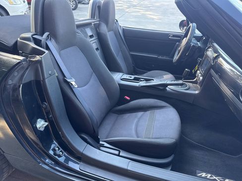 Used 2014 MAZDA MX-5 Miata Sport RWD image 9