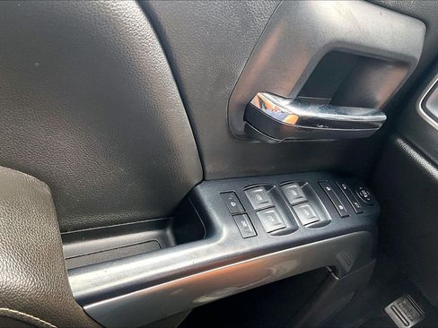 Used 2017 Chevrolet Silverado 1500 LT w/ LT Eassist Package AWD/4WD image 33
