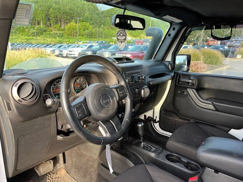 Used 2017 Jeep Wrangler Unlimited Sport w/ Quick Order Package 24S AWD/4WD image 6