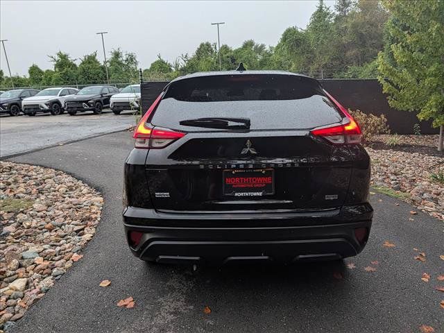 Used 2022 Mitsubishi Eclipse Cross LE FWD image 4