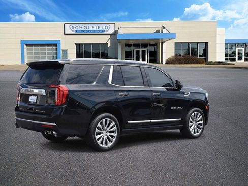 Used 2021 GMC Yukon Denali w/ Denali Ultimate Package AWD/4WD image 3