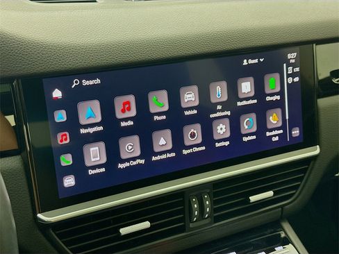 Certified 2023 Porsche Cayenne image 18