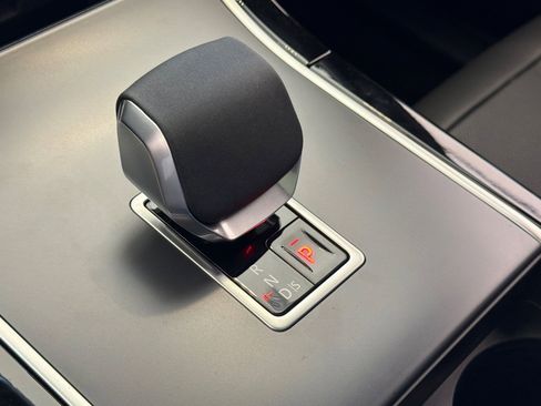 New 2025 Land Rover Range Rover Velar Dynamic SE AWD/4WD image 20