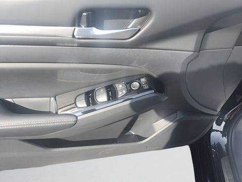 Certified 2025 Nissan Altima 2.5 SL FWD image 12