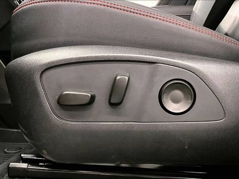 Used 2025 Chevrolet Traverse RS w/ LPO, Floor Liner Package AWD/4WD image 32