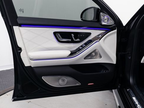 Used 2025 Mercedes-Benz S 63 AMG S image 5