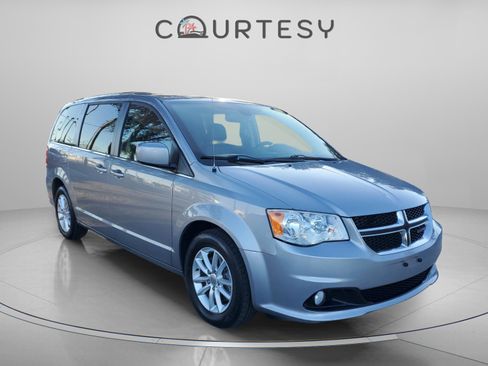 Used 2020 Dodge Grand Caravan SXT image 5