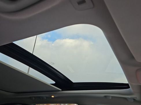 Used 2019 Jeep Cherokee Latitude Plus image 20