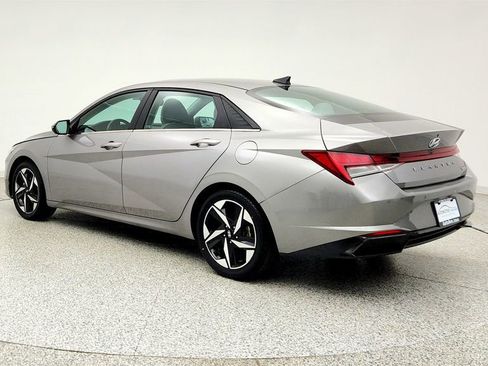 Used 2023 Hyundai Elantra Limited FWD image 7