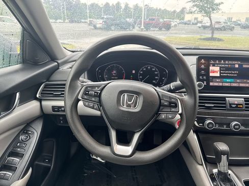 Used 2018 Honda Accord EX image 19