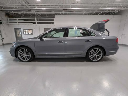 Used 2016 Volkswagen Passat 1.8T R-Line FWD image 12