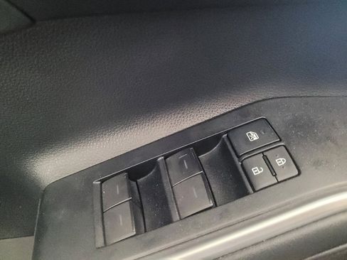 Used 2021 Toyota Highlander XSE FWD image 27