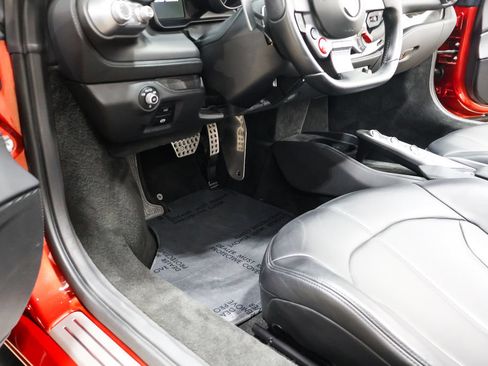 Used 2022 Ferrari F8 Tributo RWD image 40