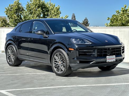 Certified 2025 Porsche Cayenne Coupe AWD/4WD image 10