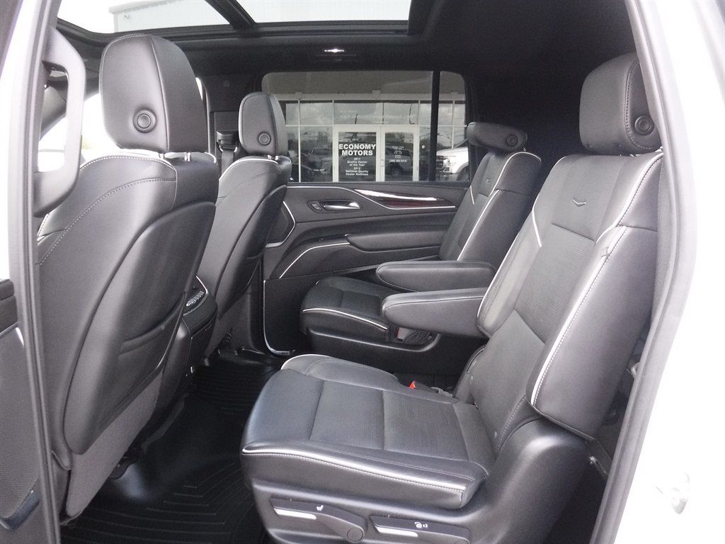 Used 2023 Cadillac Escalade ESV Premium Luxury RWD image 12