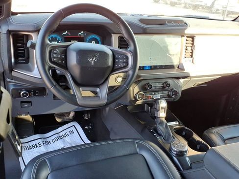 Used 2025 Ford Bronco Outer Banks image 15