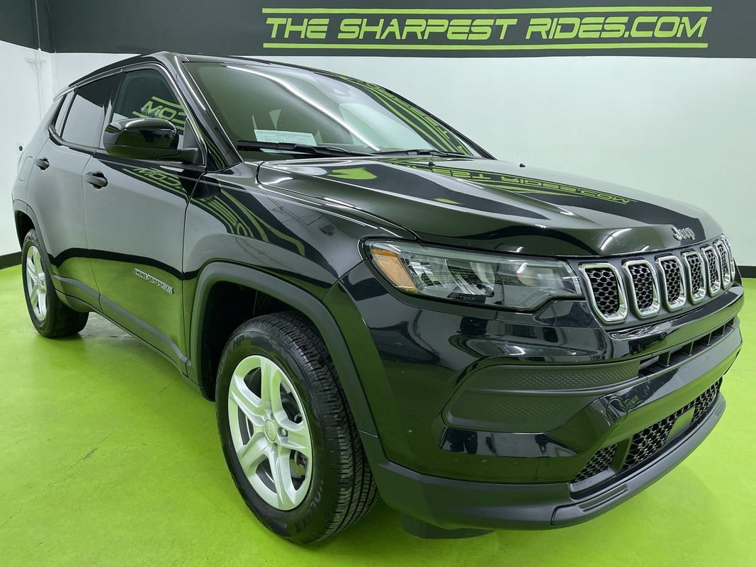 Used 2024 Jeep Compass Sport AWD/4WD image 2