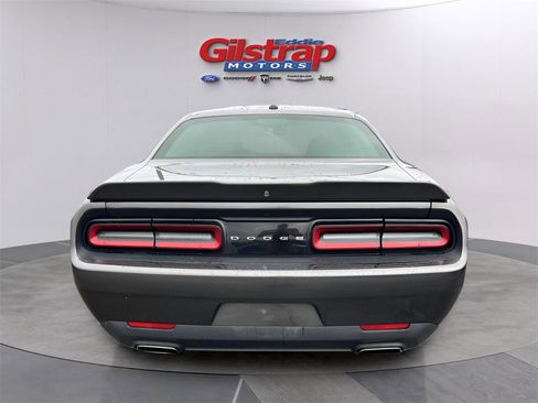 Used 2021 Dodge Challenger SXT image 4