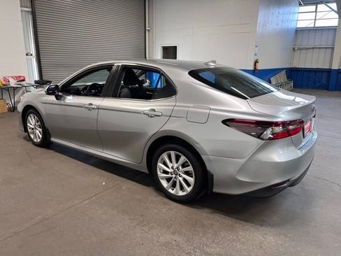Used 2023 Toyota Camry LE image 5