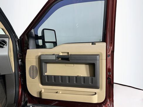 Used 2015 Ford F250 Lariat w/ Lariat Interior Package AWD/4WD image 32