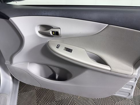 Used 2012 Toyota Corolla LE image 39