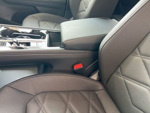 New 2026 Volkswagen Atlas SE image 32