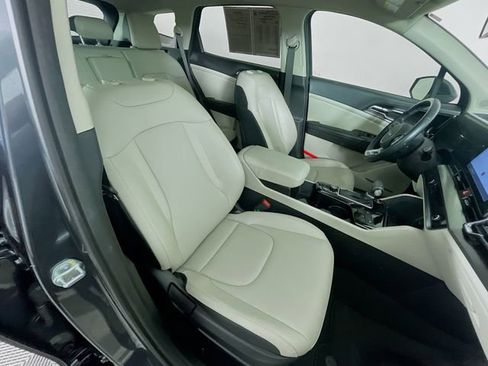 Used 2023 Kia Sportage EX FWD image 30